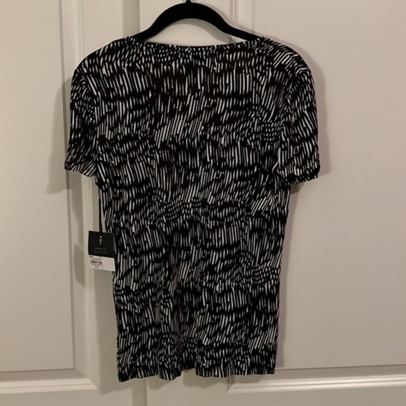 NWT Simply Vera Vera Wang Print Scoopneck Blouse Women’s XS Black Abstract - Picture 5 of 10